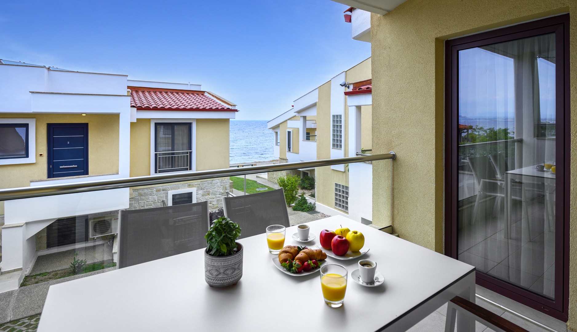 Apartment with Side Sea View - 1st Floor